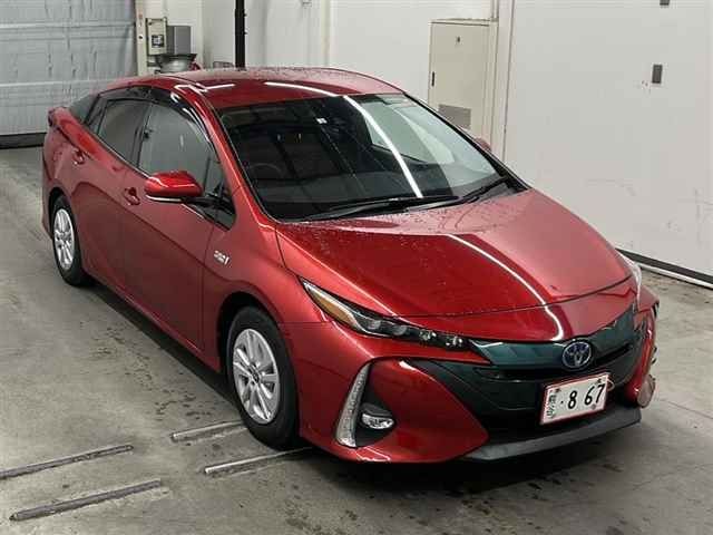 10024 Toyota Prius phv ZVW52 2018 г. (MIRIVE Saitama)